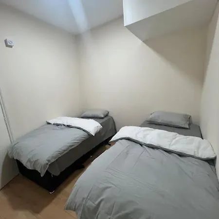 Modern Flat Near Centre 4 *
