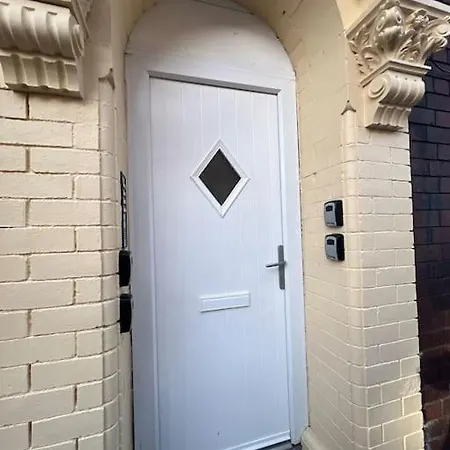 Modern Flat Near Centre 4 Bristol